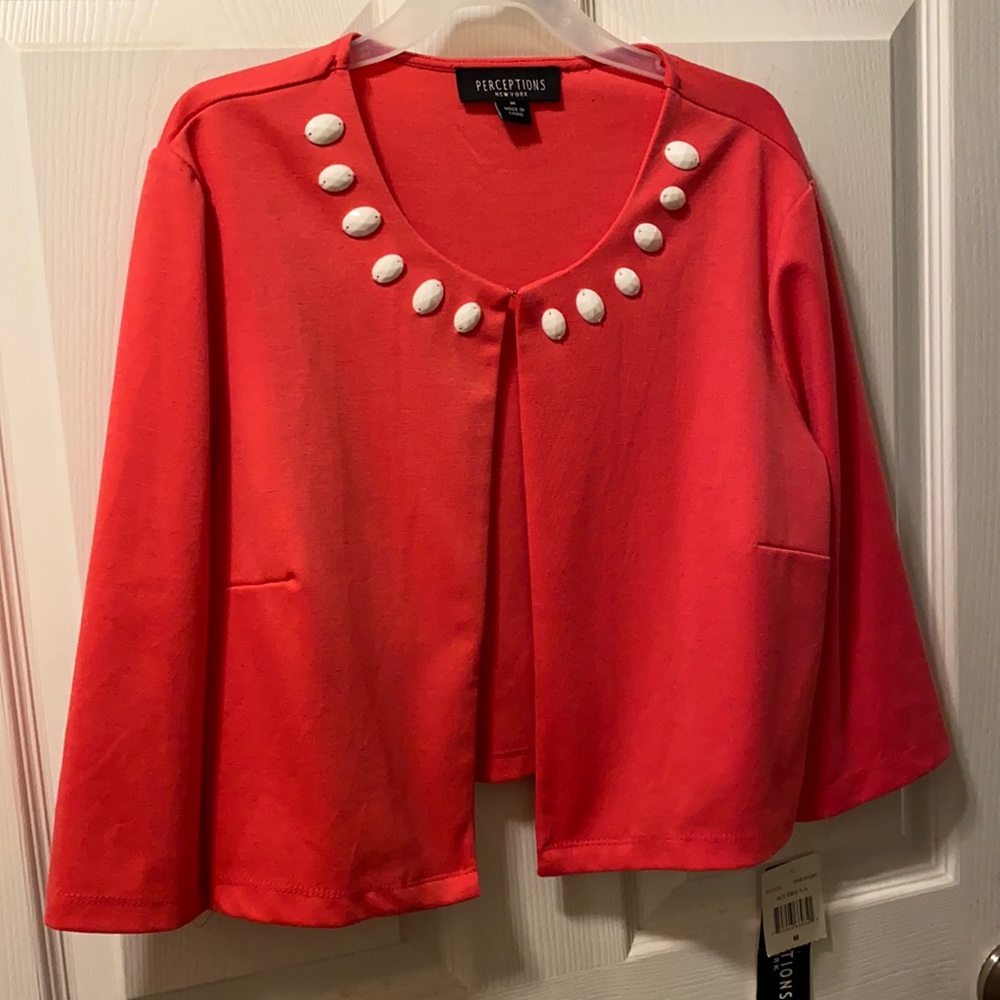 Short blazer. Pink/ivory color.